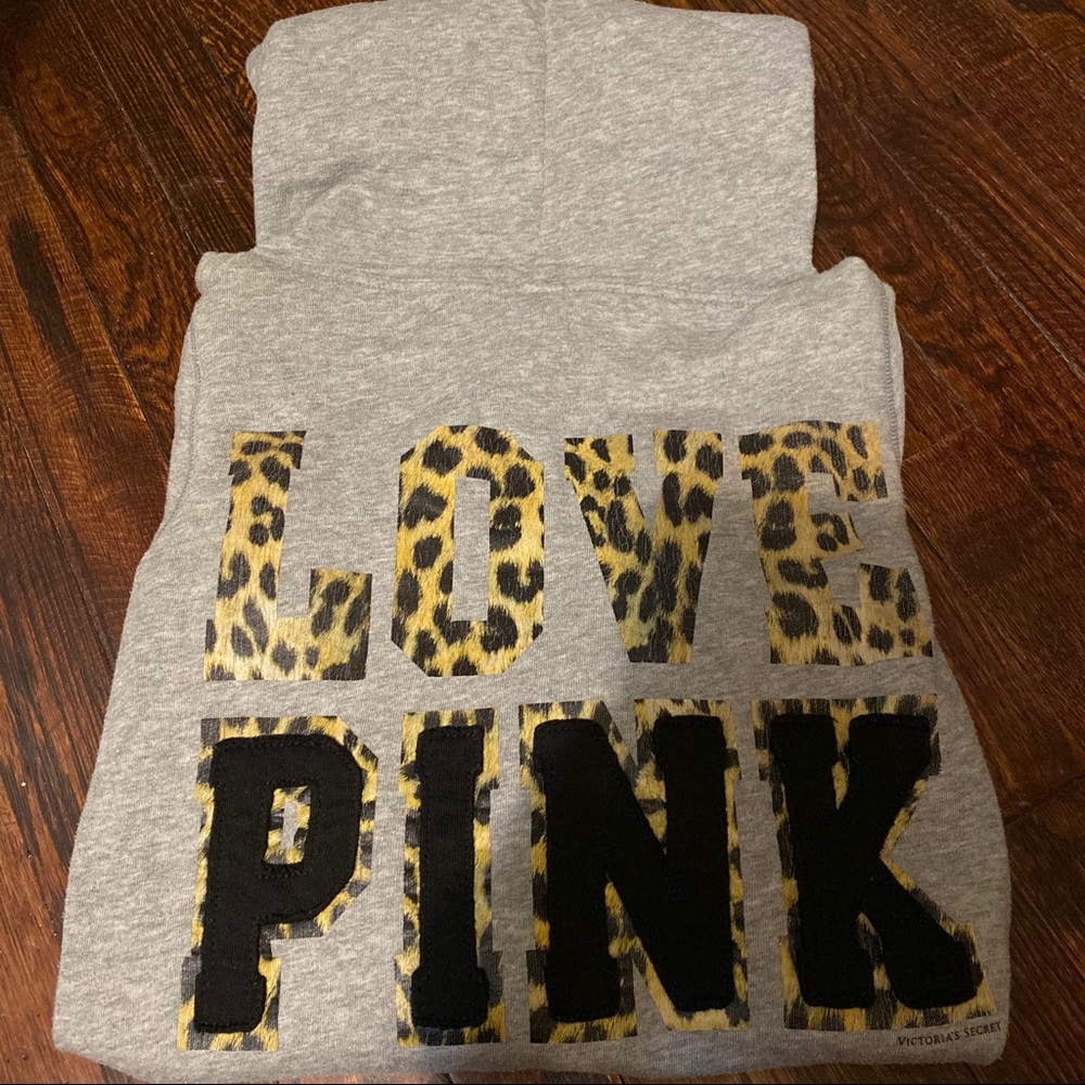 VICTORIA’S SECRET PINK *Vintage* cheetah hoodie.